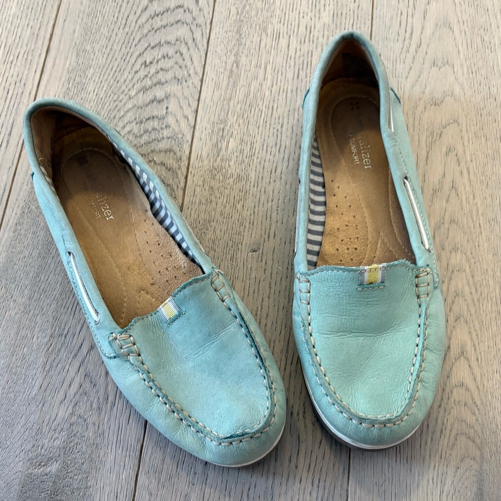 Naturalizer Aqua Leather Loafers